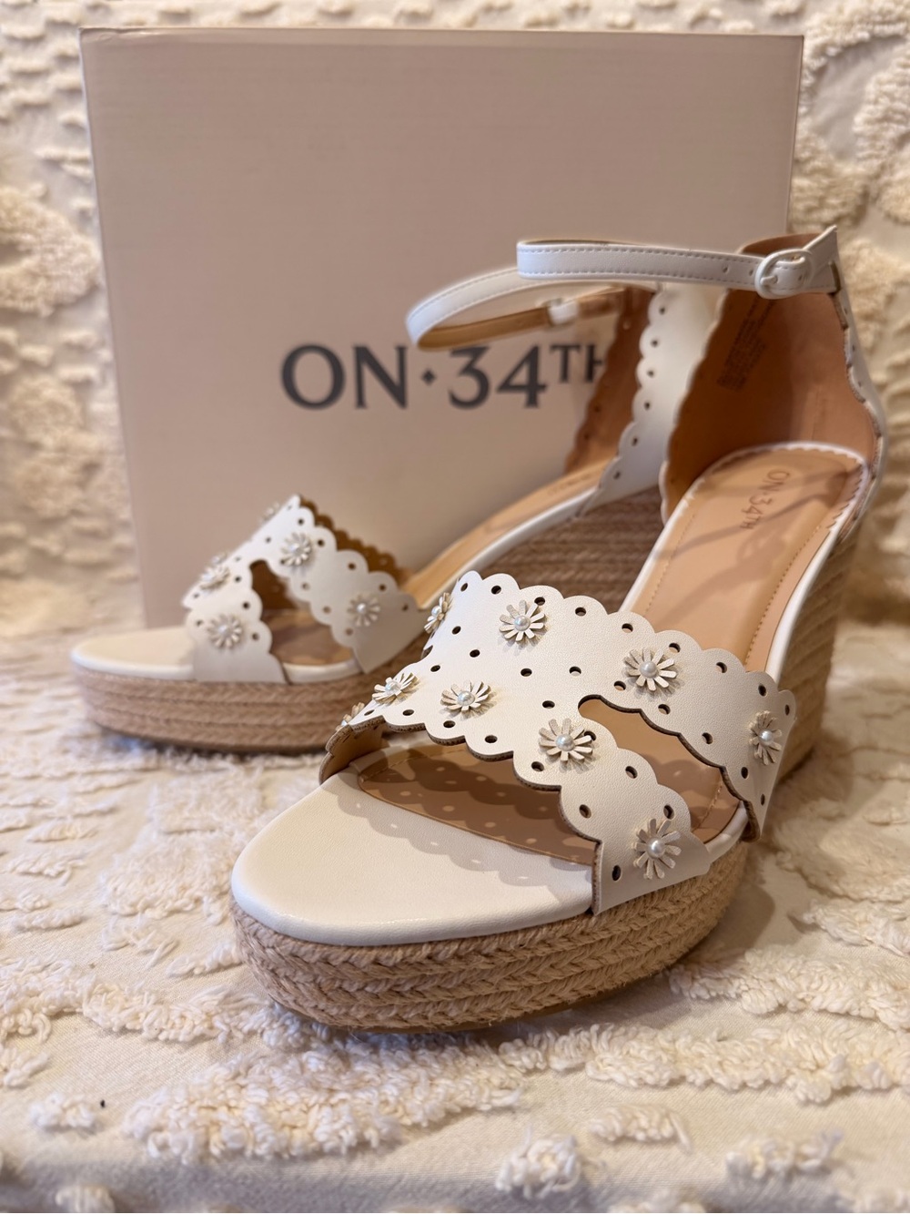 On 34th White Floral Scalloped Espadrille Wedge Sandals 675